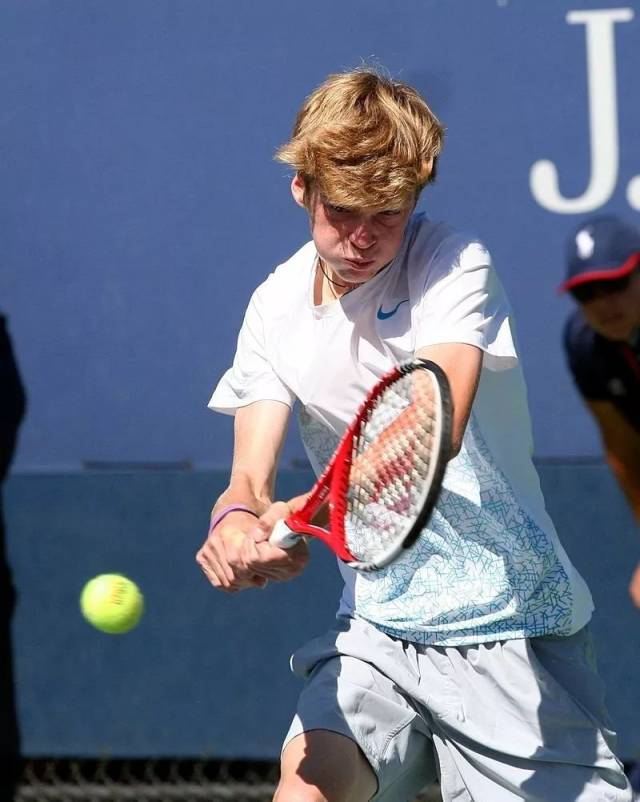 的推动下 的推动下